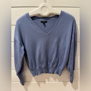 RW&CO  blue v neck sweater size M
